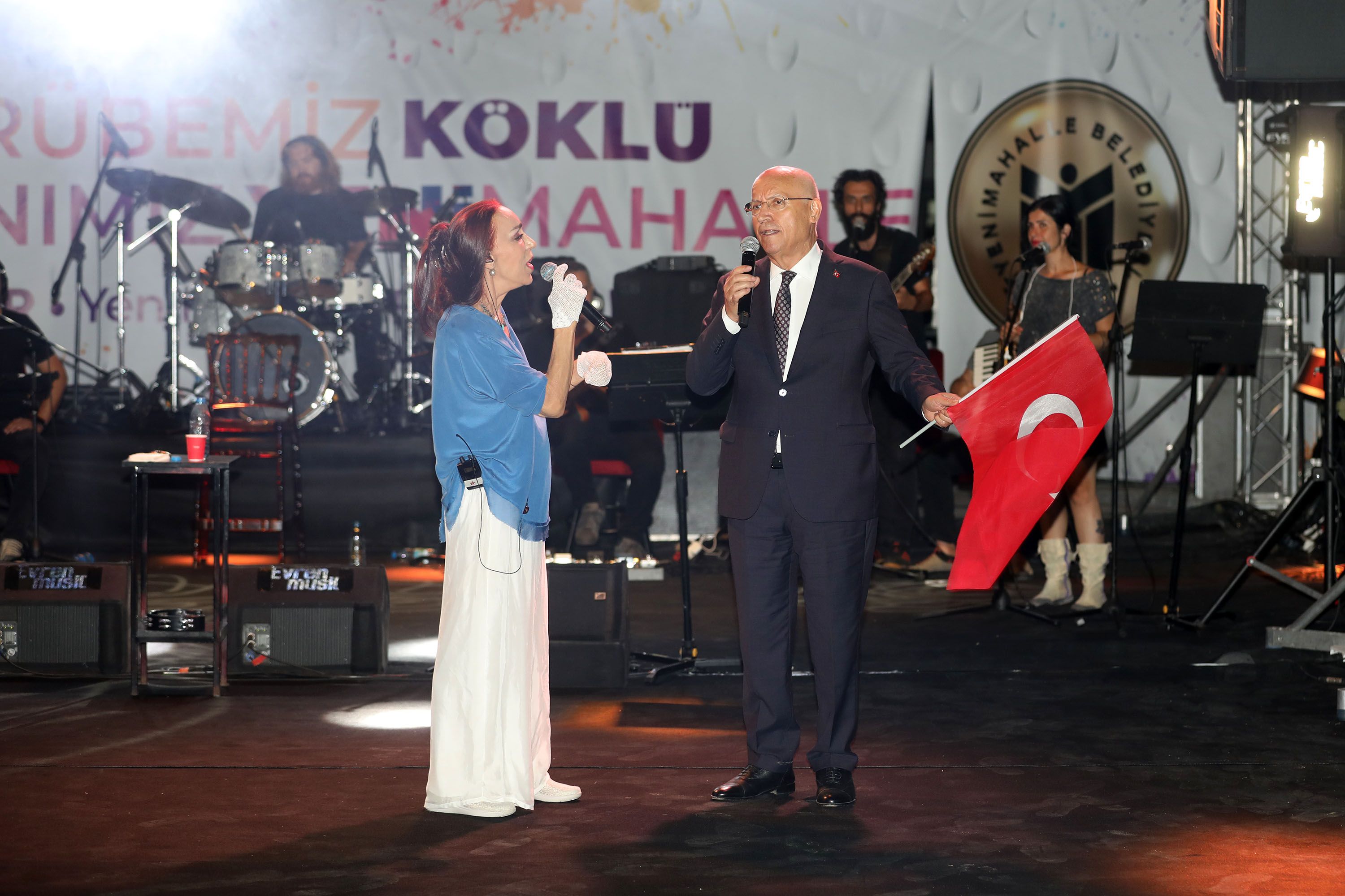90’lar Festivali’nde Leman Sam Sahne Aldı
