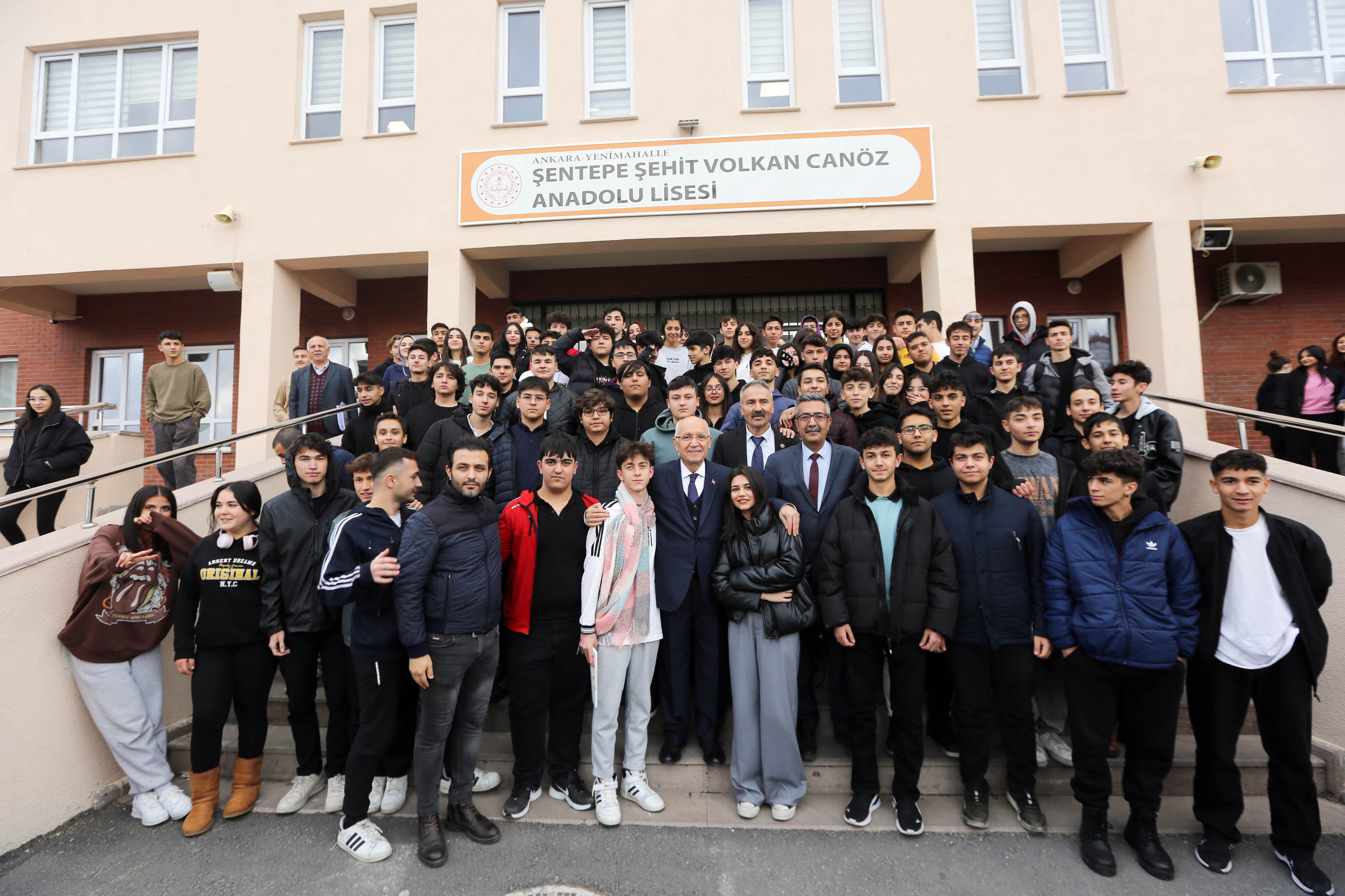 Yaşar'dan Öğretmenlere Sürpriz Ziyaret